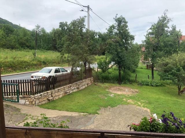 Apartman Nina Licko Petrovo Selo Екстер'єр фото