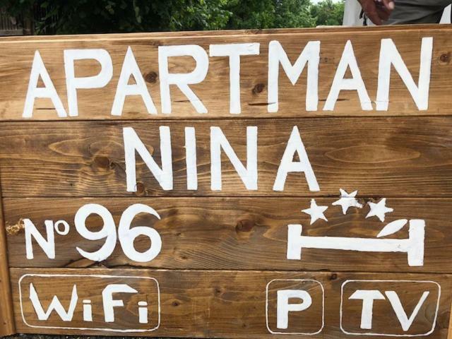 Apartman Nina Licko Petrovo Selo Екстер'єр фото