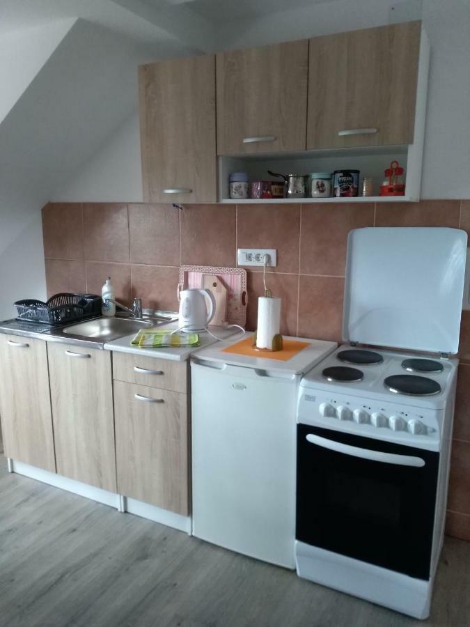 Apartman Nina Licko Petrovo Selo Екстер'єр фото