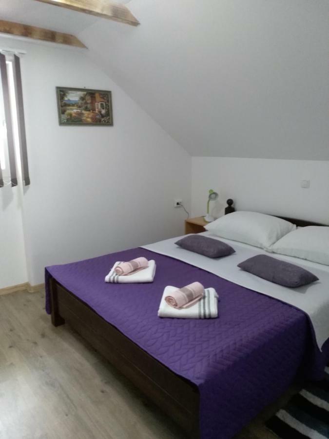Apartman Nina Licko Petrovo Selo Екстер'єр фото