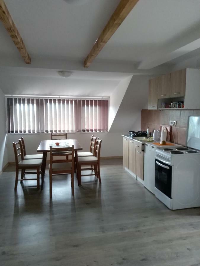 Apartman Nina Licko Petrovo Selo Екстер'єр фото