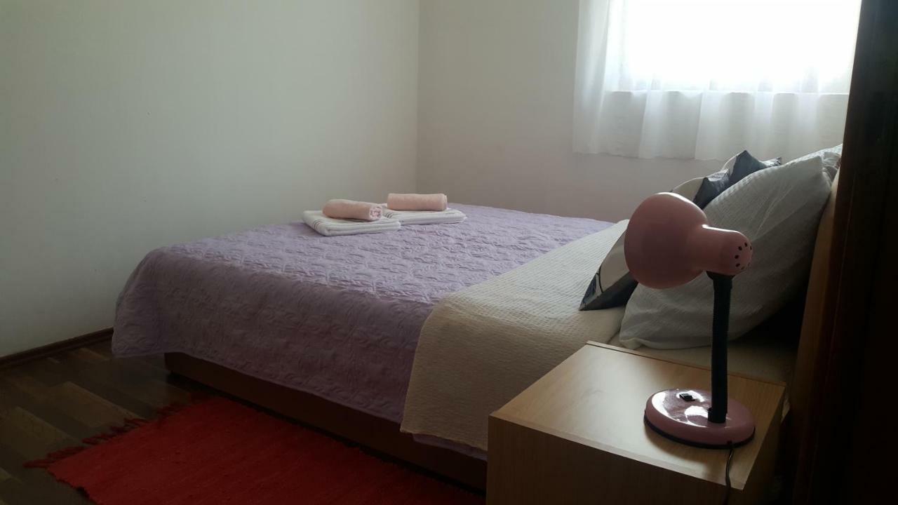 Apartman Nina Licko Petrovo Selo Екстер'єр фото
