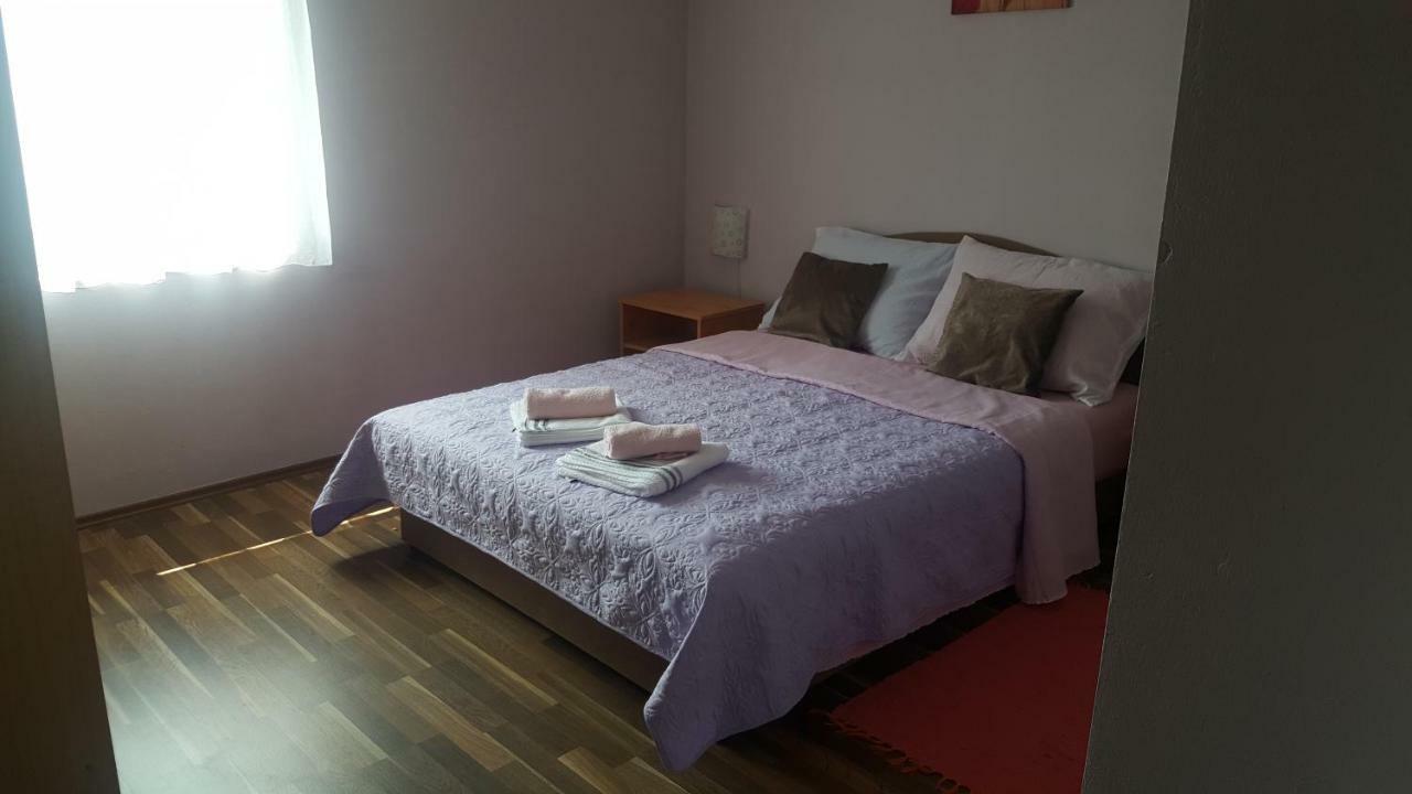 Apartman Nina Licko Petrovo Selo Екстер'єр фото