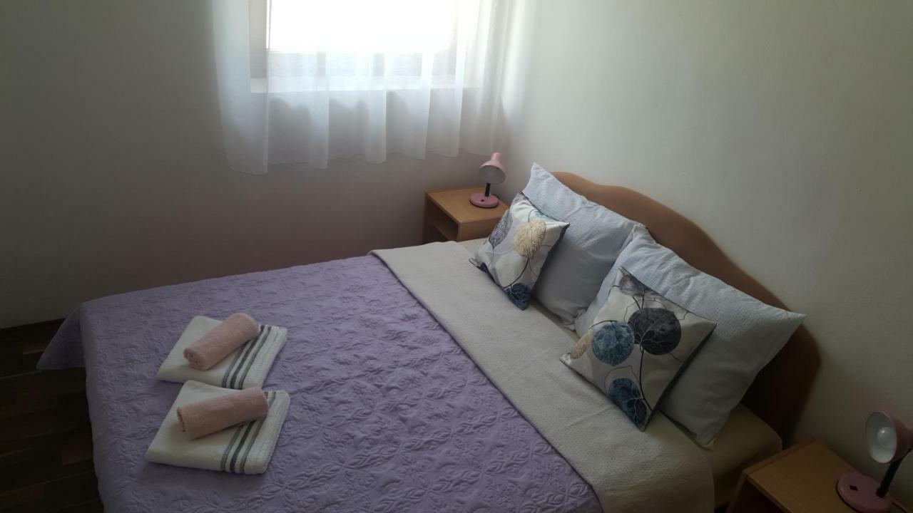 Apartman Nina Licko Petrovo Selo Екстер'єр фото