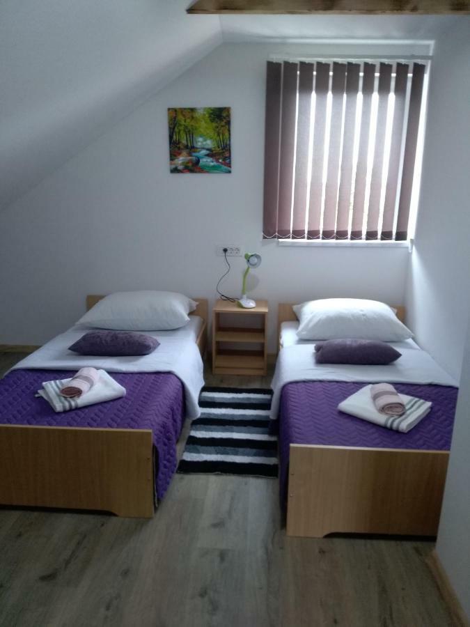 Apartman Nina Licko Petrovo Selo Екстер'єр фото