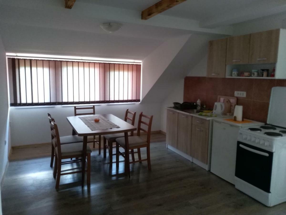 Apartman Nina Licko Petrovo Selo Екстер'єр фото